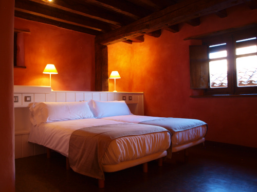 Guest House in Soria - Room 1 - 90 cm Twin Beds